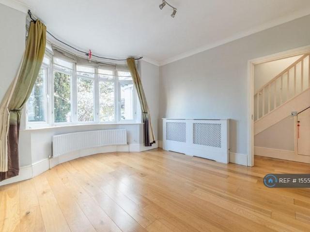 House for rent in Charlton, Greater London
