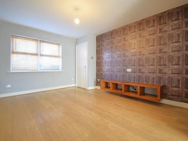 House for rent in Kettlebrook, Staffordshire