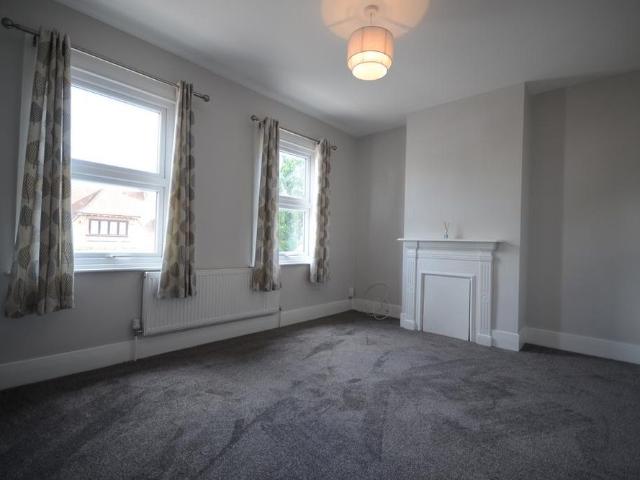 House for rent in The Triangle, Reading