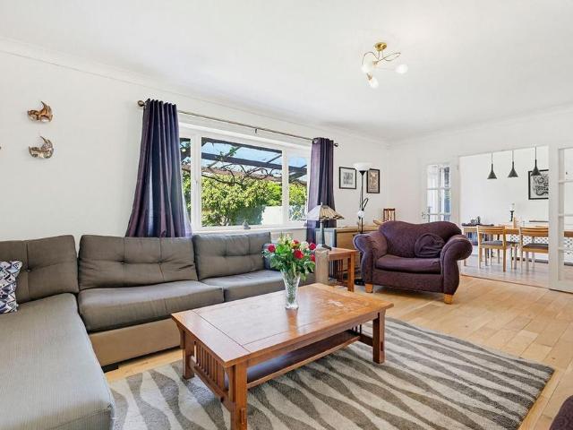House for rent in Lower Green Esher, Blackhills