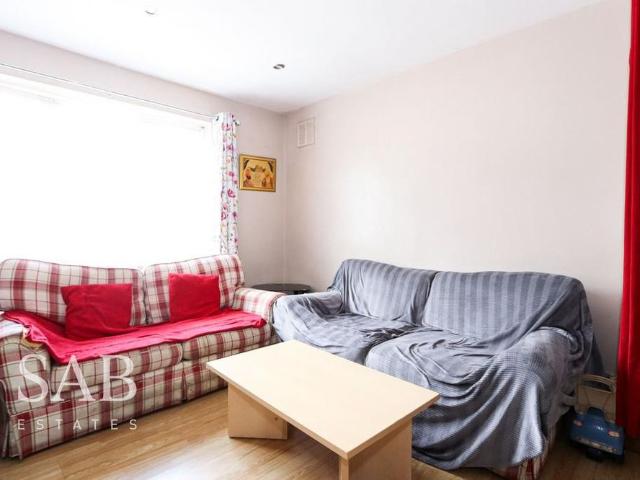House for rent in London Borough of Ealing, Greater London