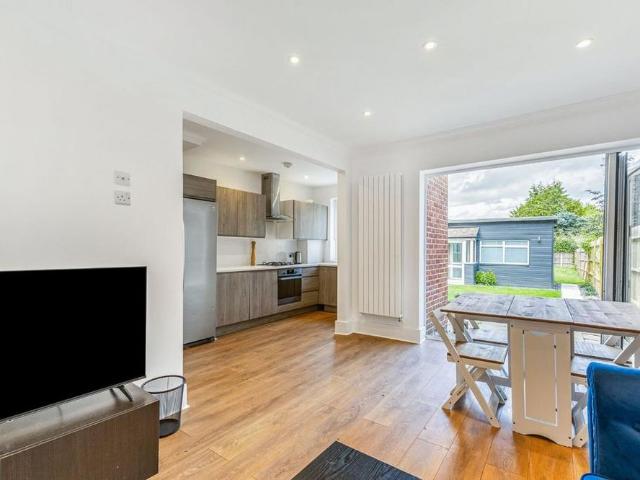 House for rent in Sunningdale