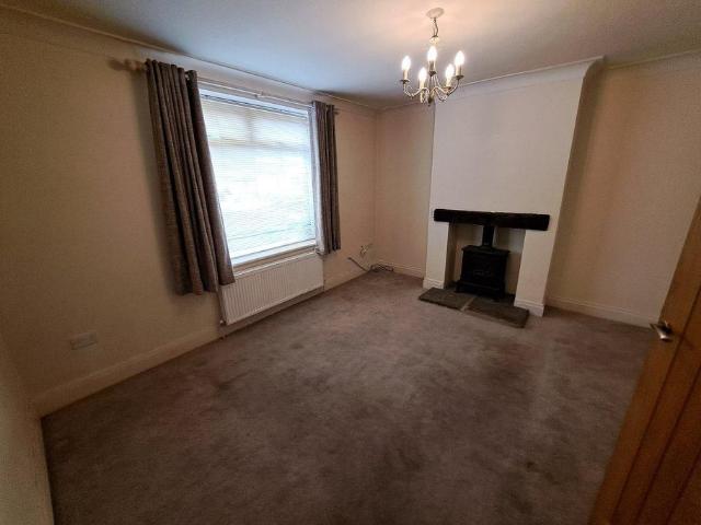 House for rent in Brookfoot, Brighouse