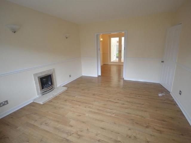 House for rent in Kitt's Moss, Bramhall