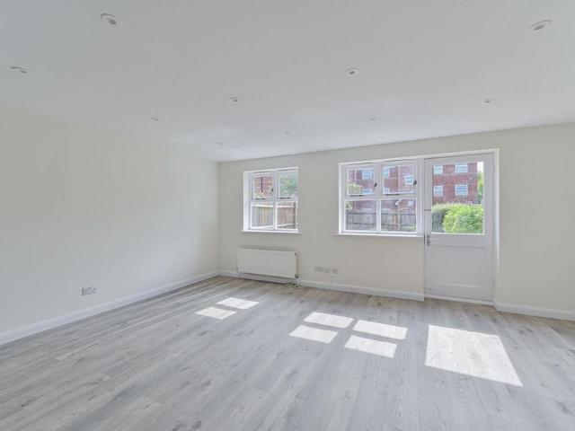House for rent in Furzedown, Greater London