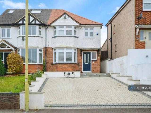 House for rent in Pouchen End, Hertfordshire