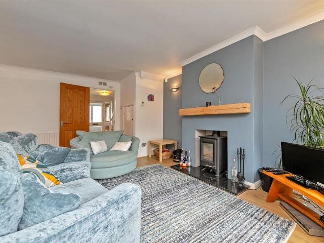 House for rent in Five Acres, Hertfordshire