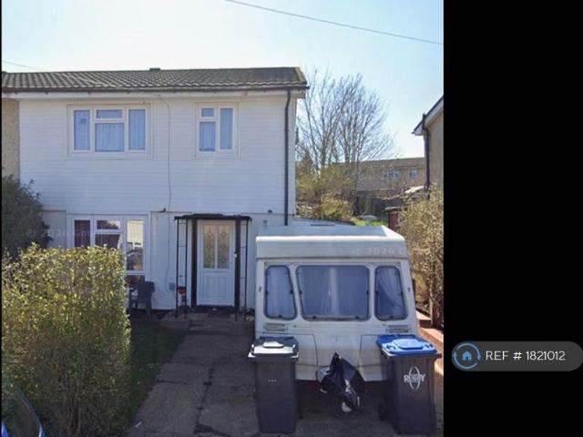 House for rent in Overslade, New Bilton