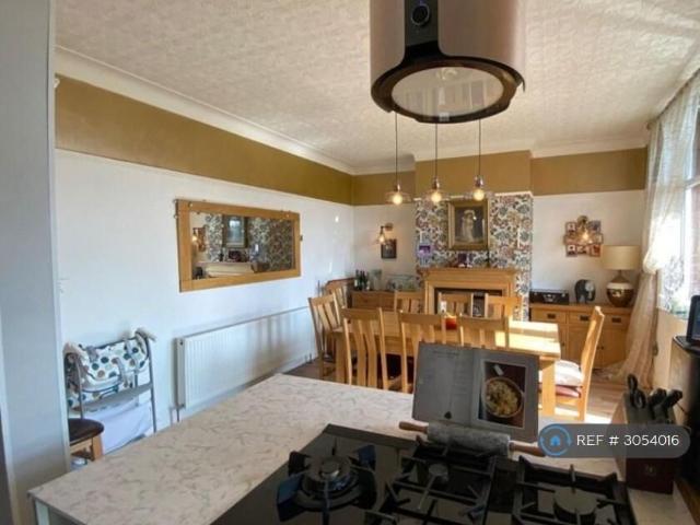 House for rent in Springhead, Oldham