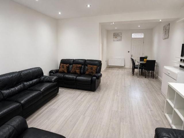 House for rent in London Borough of Croydon, Greater London