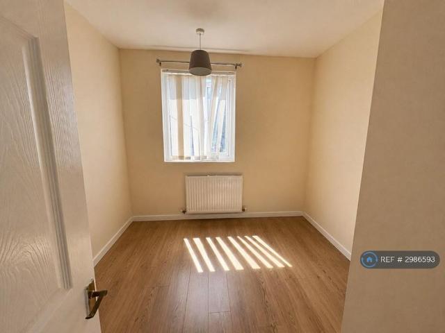 House for rent in Overslade, New Bilton