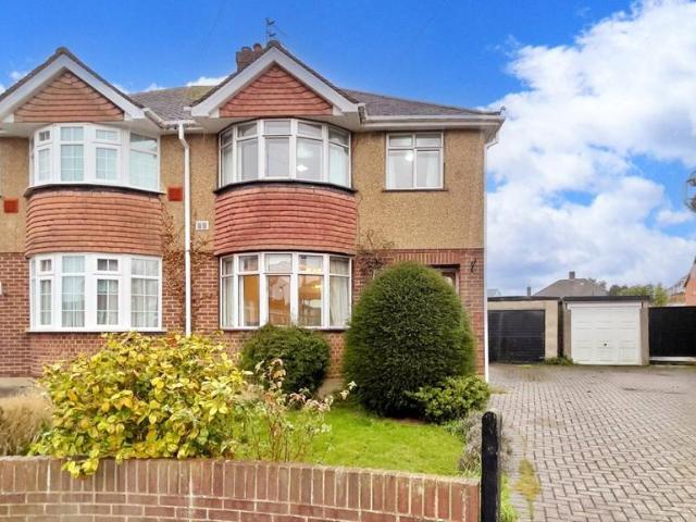House for rent in Stanwell, Spelthorne