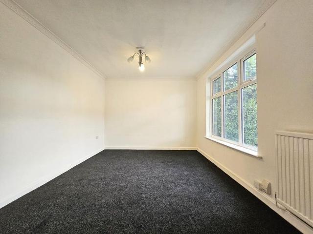 House for rent in Harvills Hawthorn, Hill Top