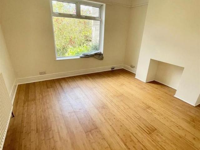 House for rent in Follaton, Strode