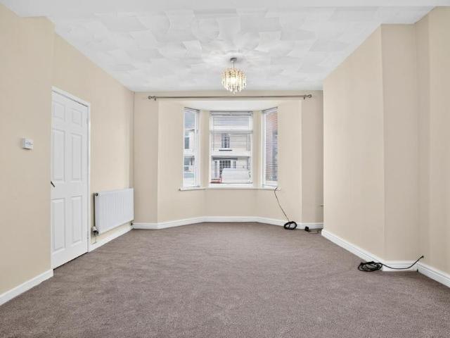 House for rent in Tonyrefail, Coedely