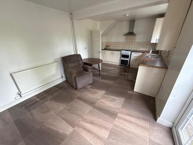 House for rent in Dixons Green, West Midlands