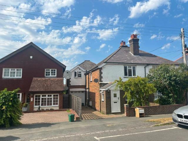 House for rent in Perryfields, West Sussex