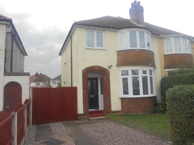 House for rent in Wood End, Park Village