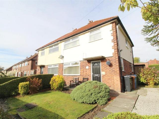 House for rent in Waterloo, Compstall