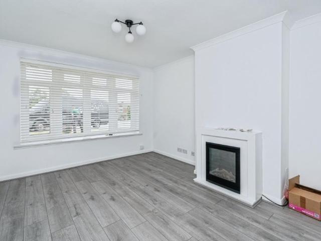 House for rent in Heol-las, Surrey
