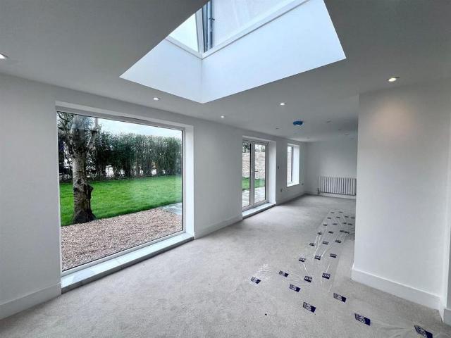 House for rent in Denham