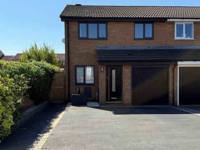House for rent in New Invention, West Midlands