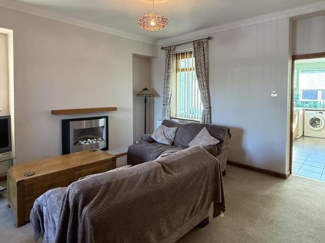 House for rent in Betws