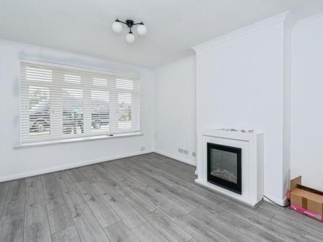 House for rent in Heol-las, Surrey