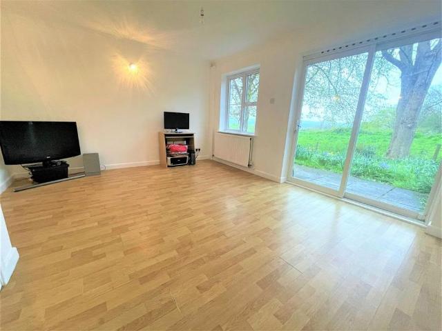 House for rent in Sidley, Heathlands