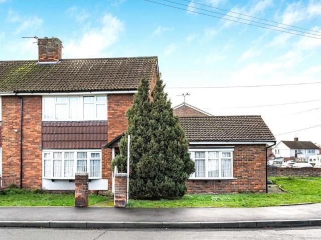 House for rent in Lower Halliford, Surrey