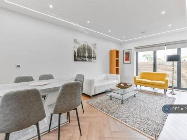 House for rent in London Borough of Croydon, Greater London