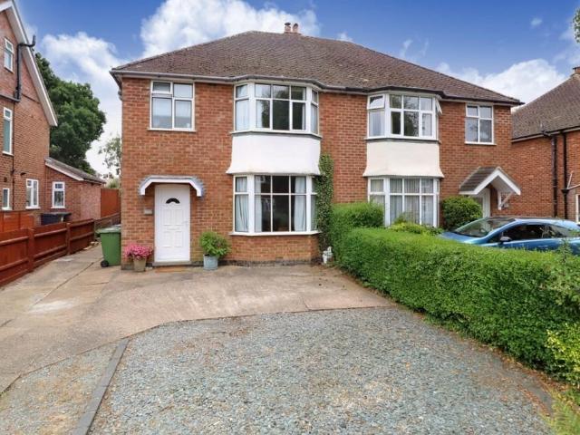 House for rent in Lillington, Green Close