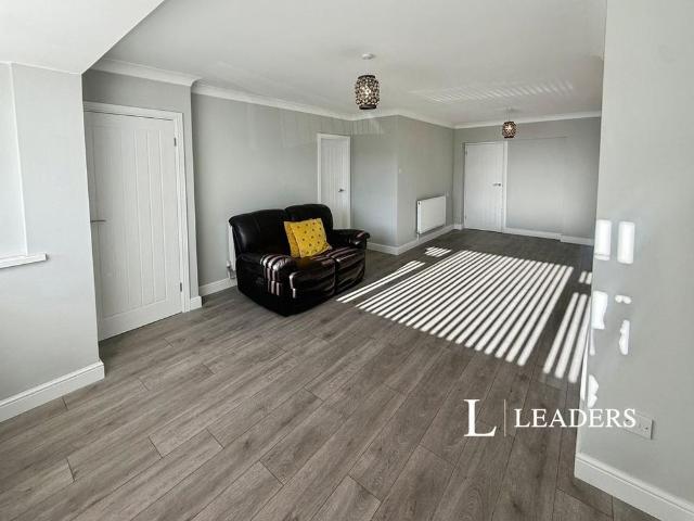House for rent in Norton-Le-Moors, Stoke-on-Trent