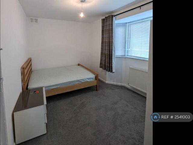 House for rent in London Borough of Hounslow, Greater London