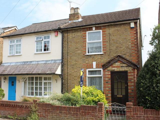 House for rent in Row Town, Surrey