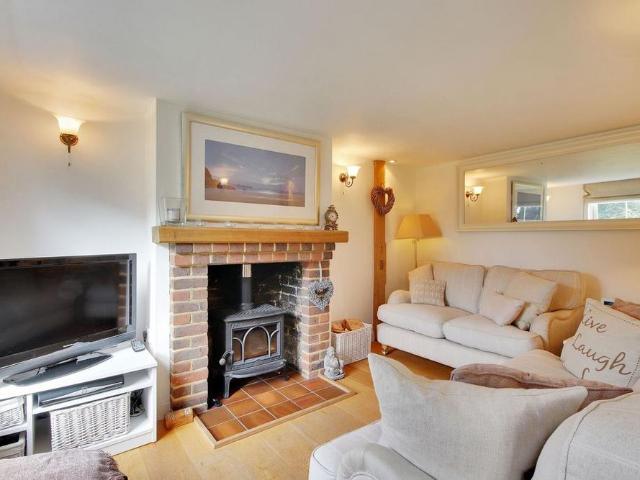 House for rent in Southborough, Sandown Park