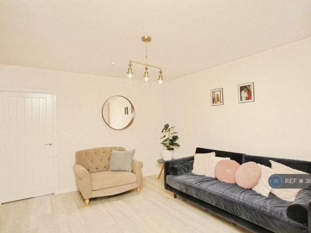 House for rent in New Bilton, Warwickshire