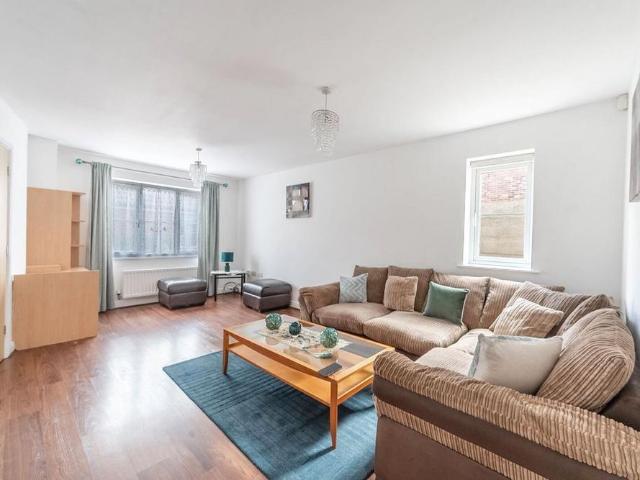 House for rent in Harrow Weald, Greater London