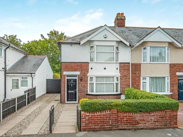 Apartment for rent in Cowley Airfield, The Slade
