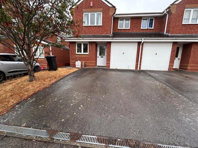 Apartment for rent in Warwick Gates, Green Close