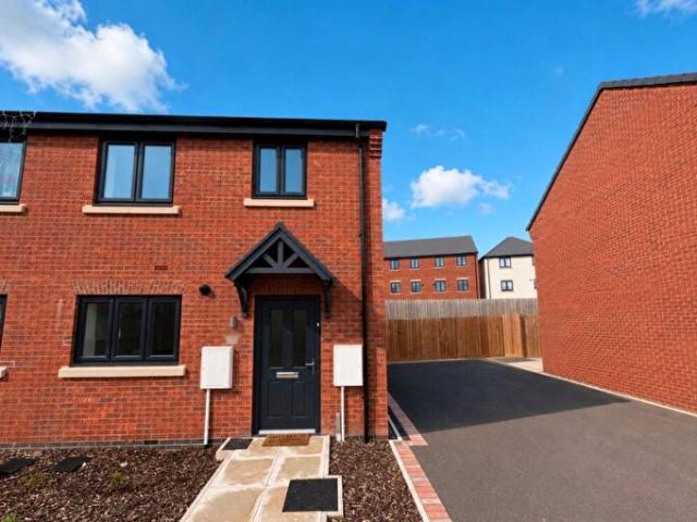 Apartment for rent in Priors Hall Park, Weldon