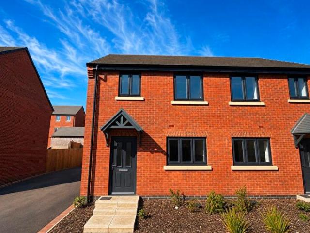 Apartment for rent in Priors Hall Park, Weldon
