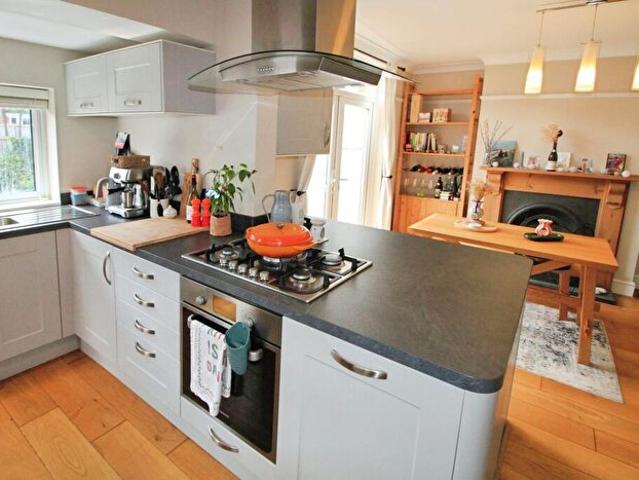 Apartment for rent in Compton Acres, Barton In Fabis