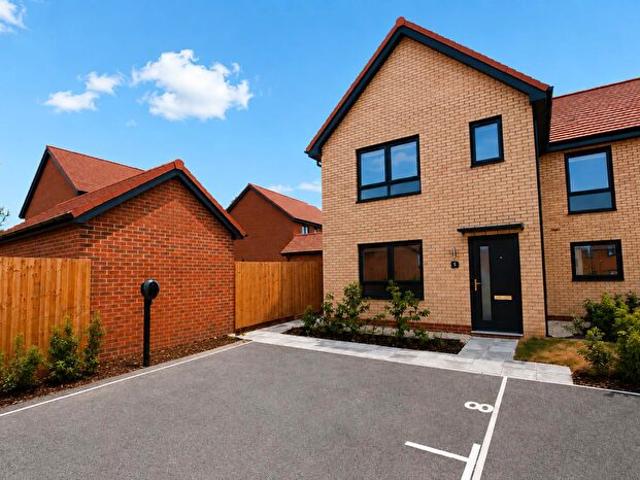 Apartment for rent in Whitehouse, Old Wolverton