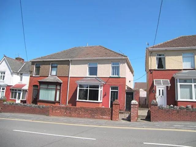 Apartment for rent in Cimla, Neath