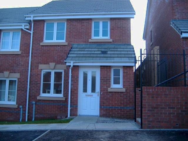 Apartment for rent in Newcastle Higher, Aberkenfig