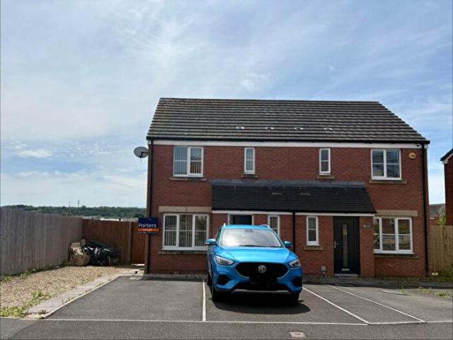 Apartment for rent in Coity Higher, Coity