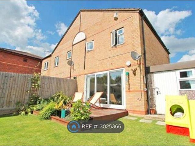 Apartment for rent in Crownhill, Shenley Church End