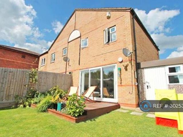 Apartment for rent in Crownhill, Shenley Church End