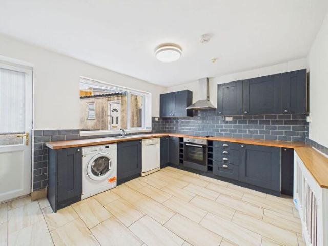 Apartment for rent in Mynyddbach, Nangreaves